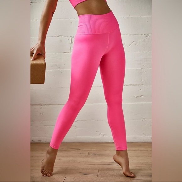 {NWOT Free People Movement High-Rise 7/8 Length Good Karma Legging Hot Pink XS/S - Picture 3 of 13